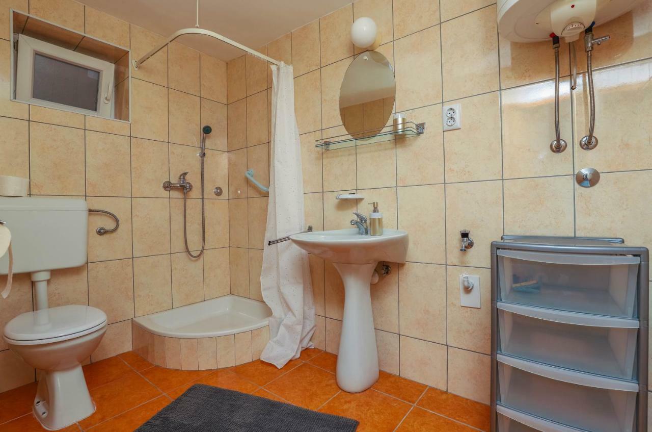 Apartment Lisinski *
