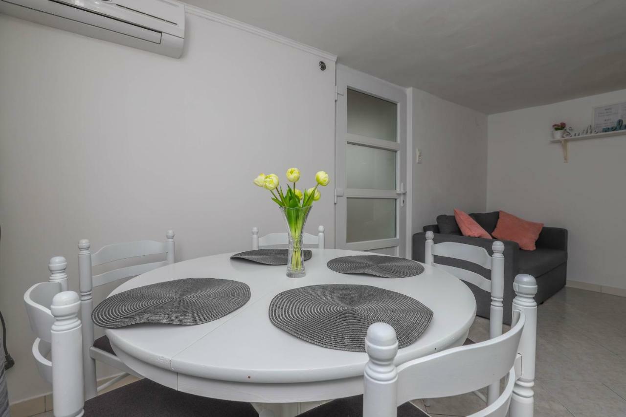 Lisinski Apartment *